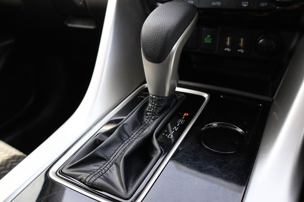 2024 Mitsubishi Eclipse Cross ES YB