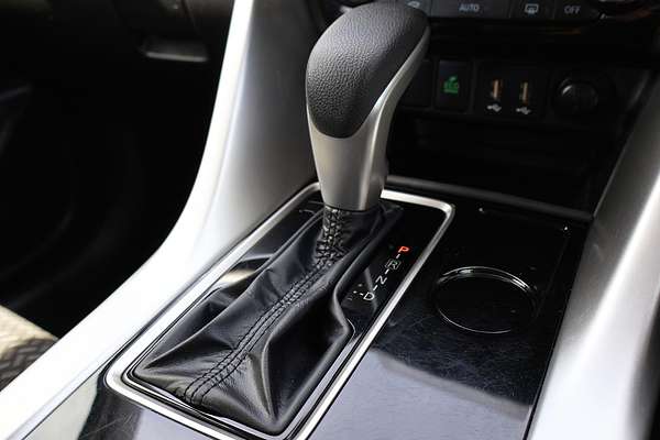 2024 Mitsubishi Eclipse Cross ES YB