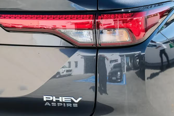 2024 Mitsubishi Outlander PHEV Aspire ZM AWD