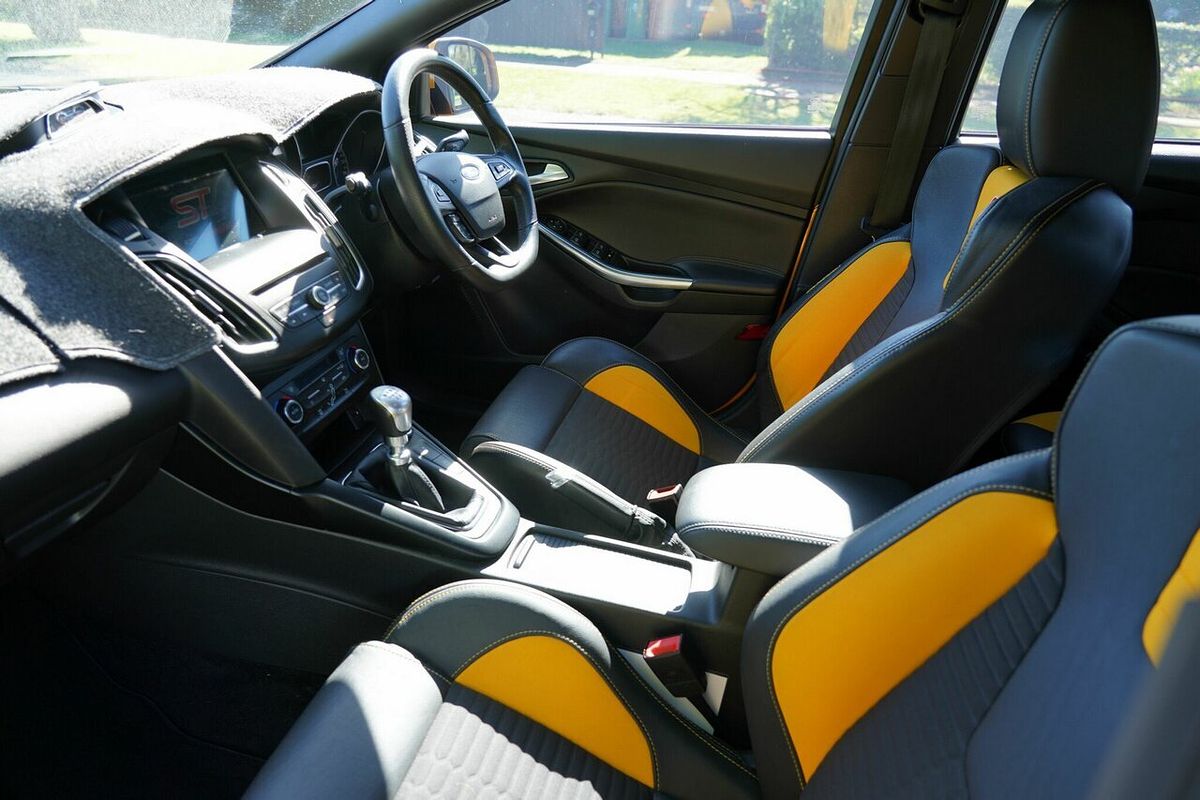 2017 Ford Focus ST2 LZ