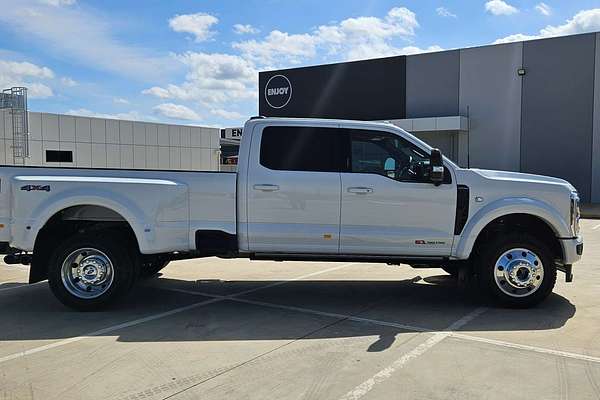 2025 Ford F450 Platinum 4X4