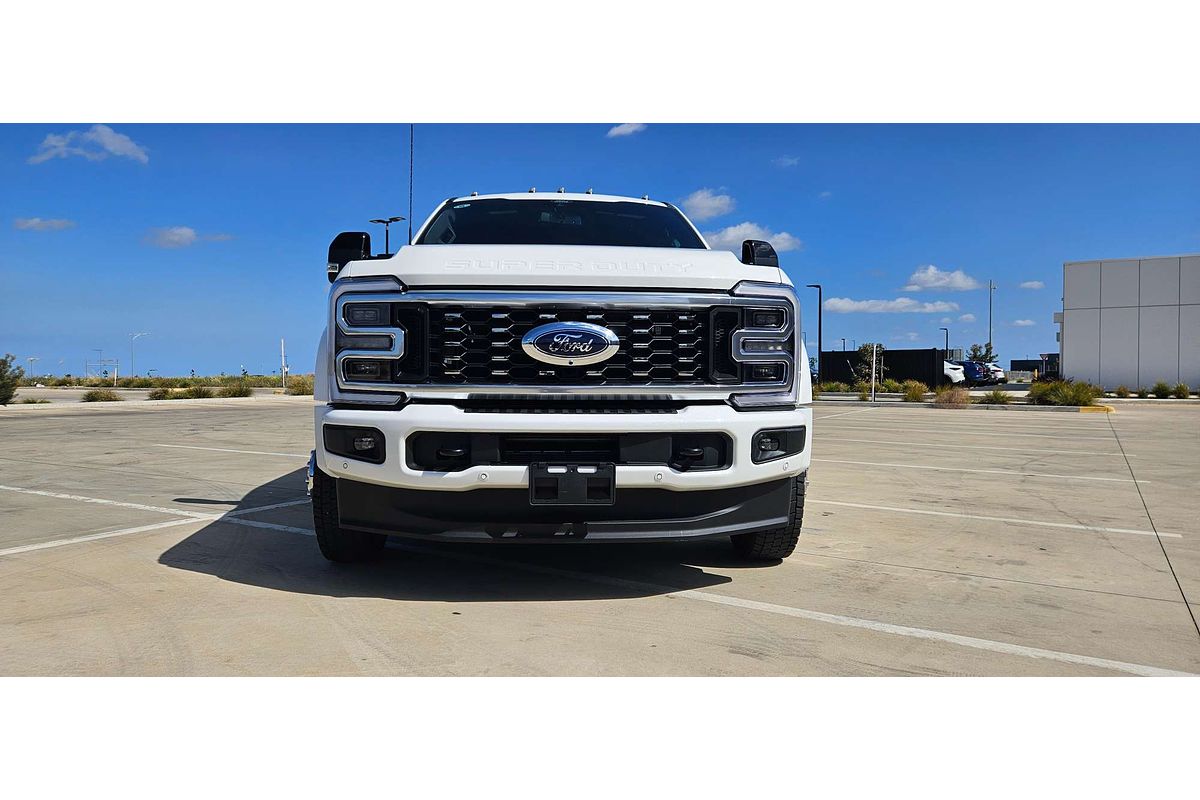 2025 Ford F450 Platinum 4X4