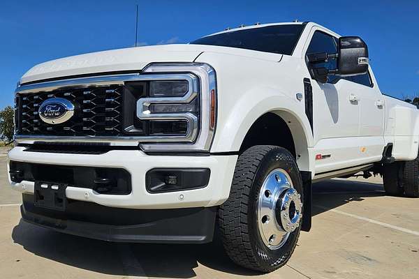 2025 Ford F450 Platinum 4X4