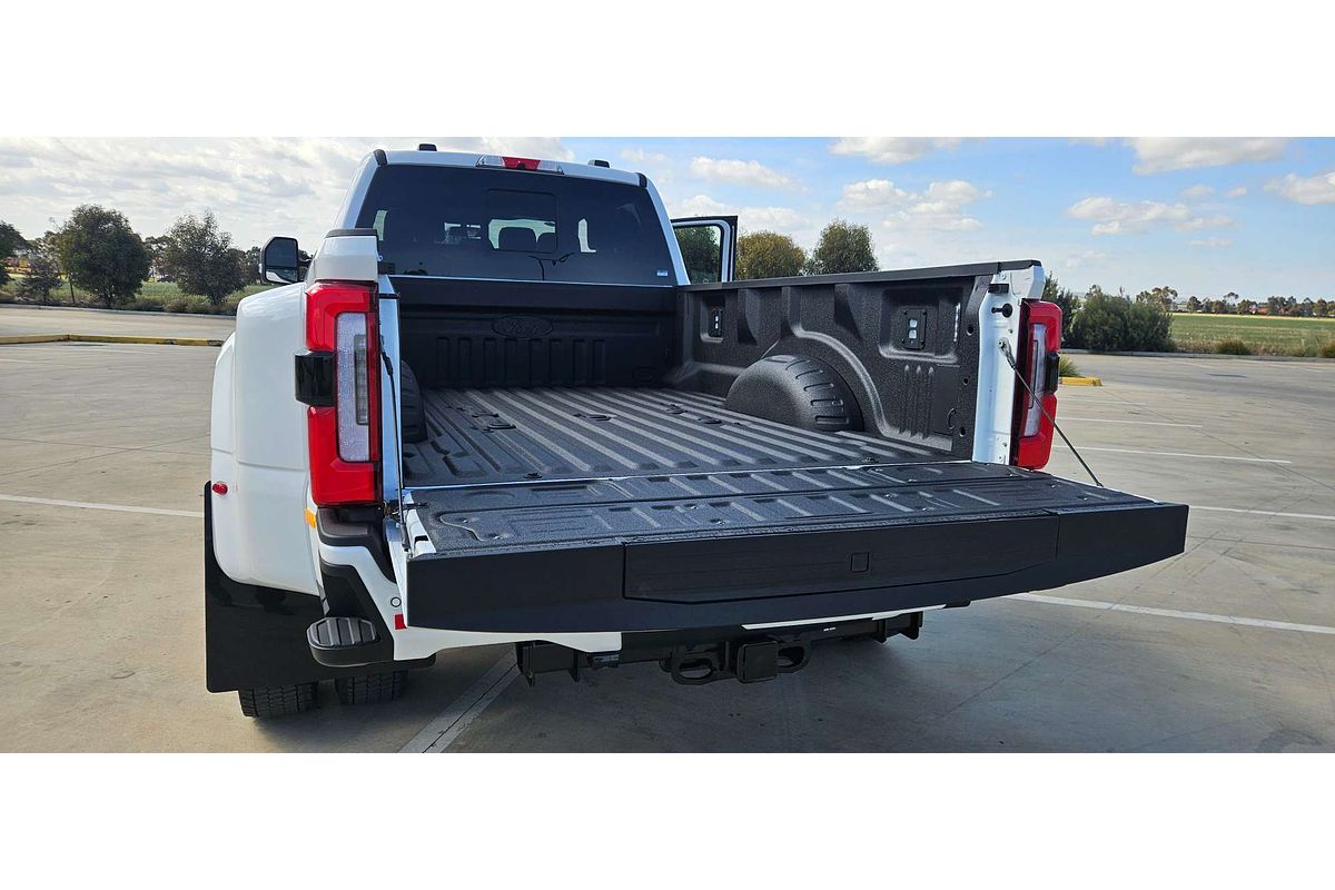 2025 Ford F450 Platinum 4X4