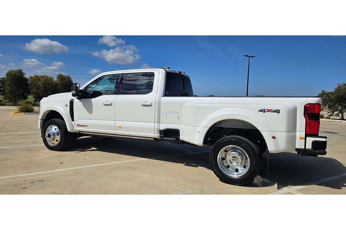 2025 Ford F450 Platinum 4X4