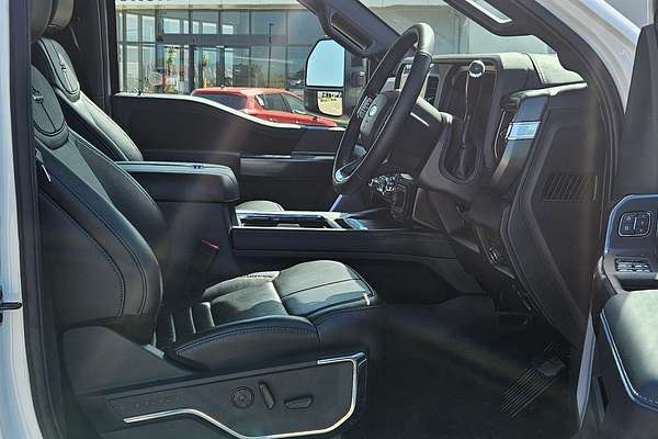 2025 Ford F450 Platinum 4X4