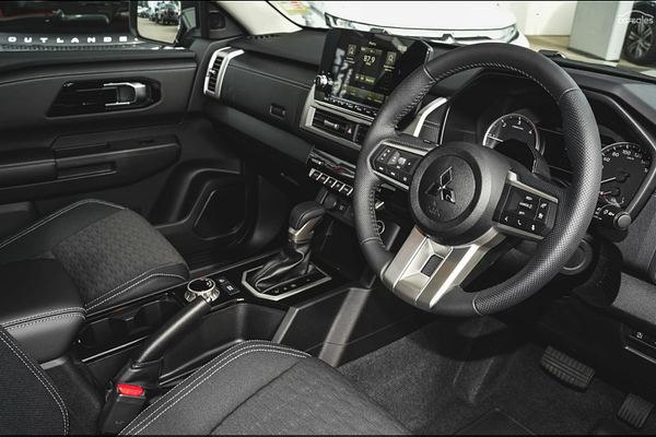 2024 Mitsubishi Triton GLS MV 4X4