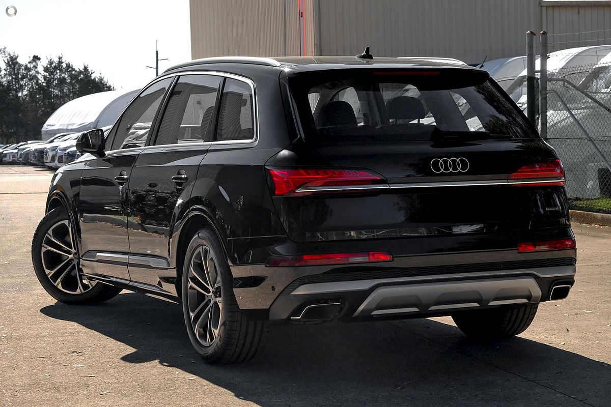 2025 Audi Q7 45 TFSI 4M