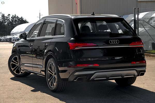 2025 Audi Q7 45 TFSI 4M
