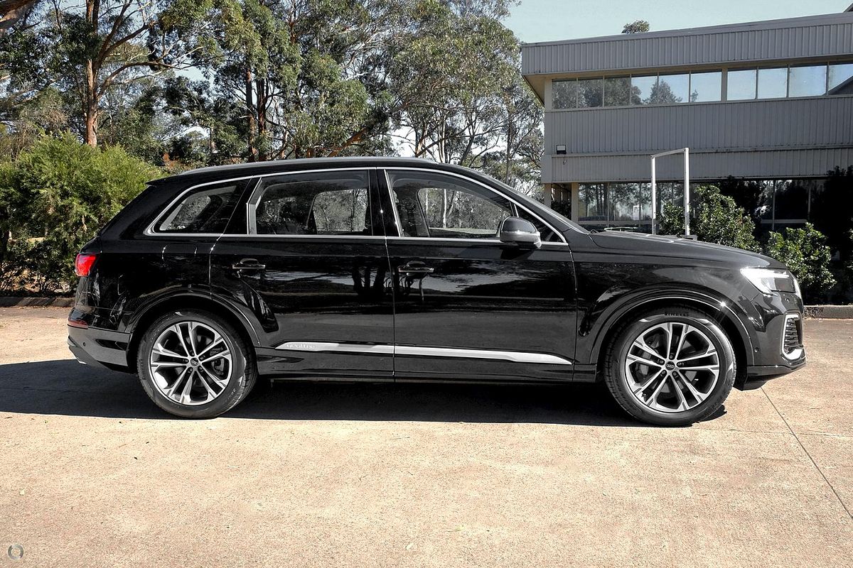 2025 Audi Q7 45 TFSI 4M