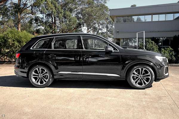 2025 Audi Q7 45 TFSI 4M