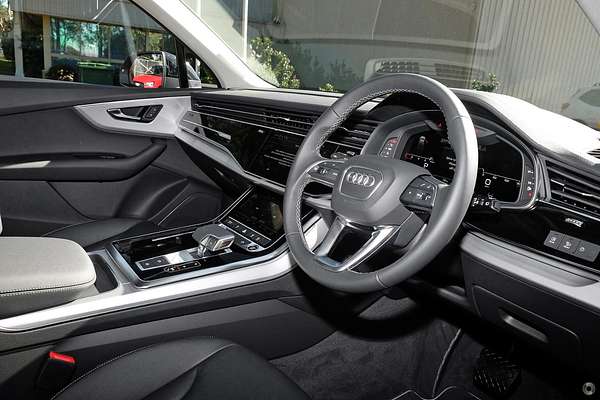 2025 Audi Q7 45 TFSI 4M