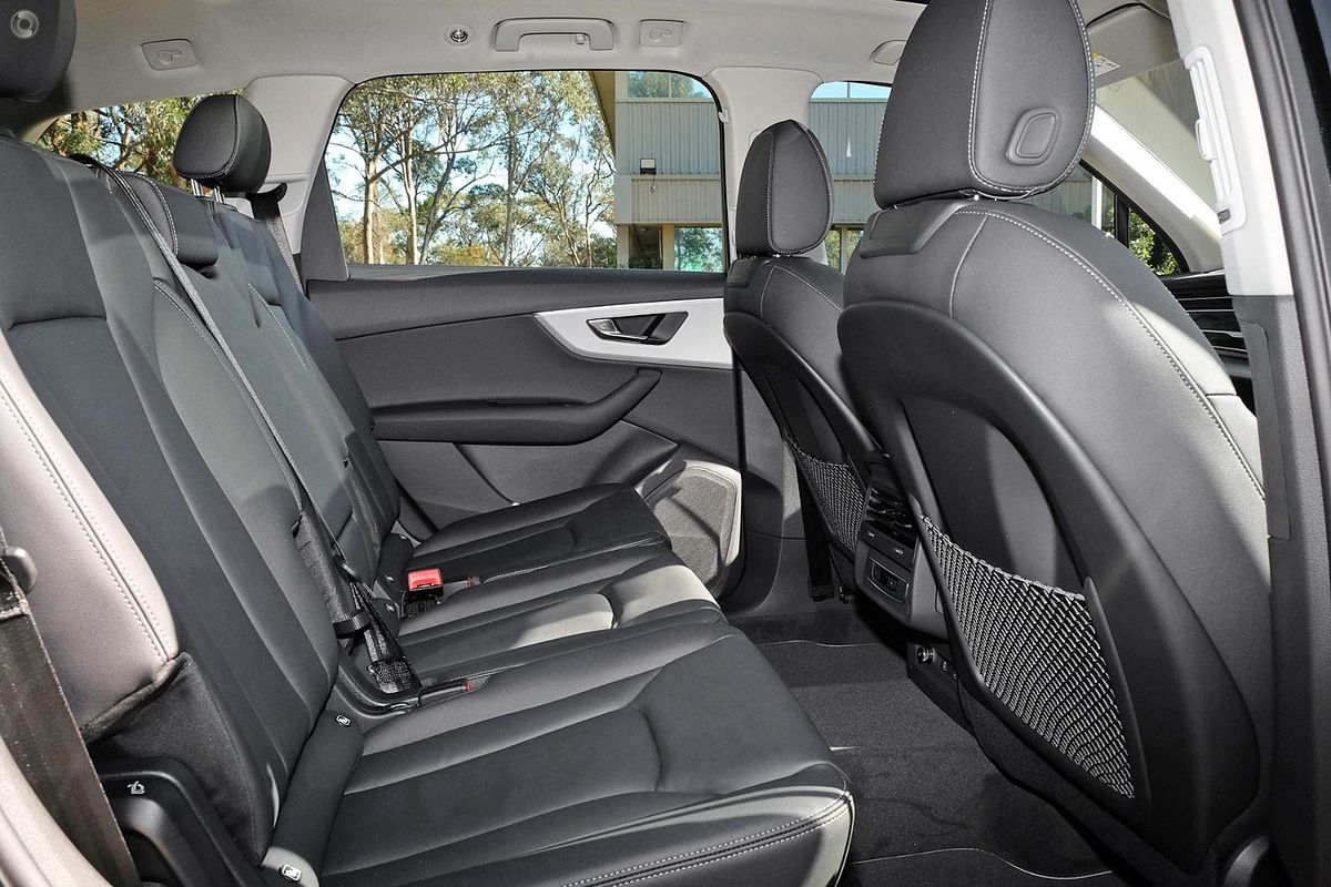 2025 Audi Q7 45 TFSI 4M