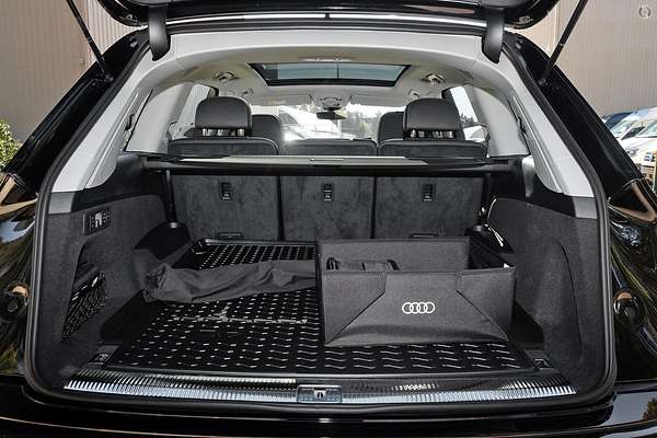 2025 Audi Q7 45 TFSI 4M