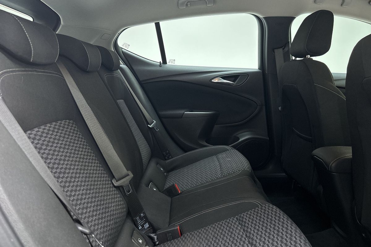 2016 Holden Astra R BK