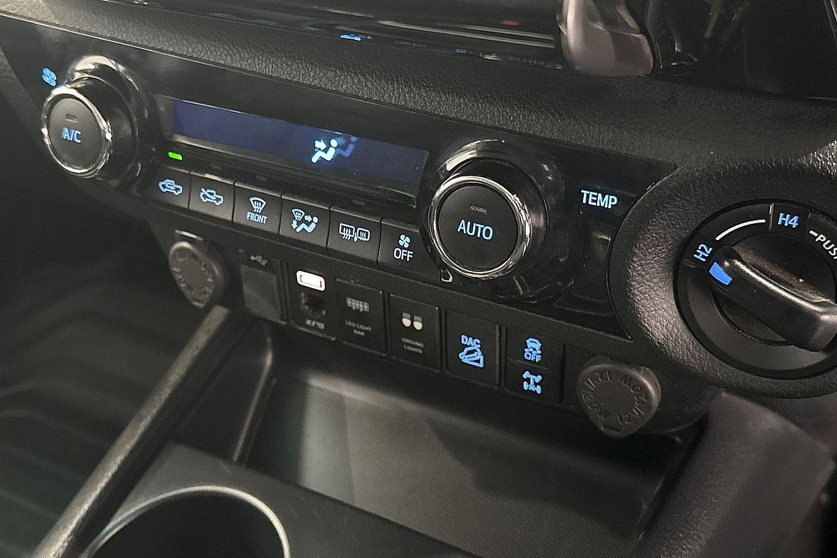 2020 Toyota Hilux SR5 GUN126R 4X4