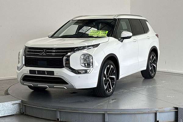 2023 Mitsubishi Outlander Exceed ZM