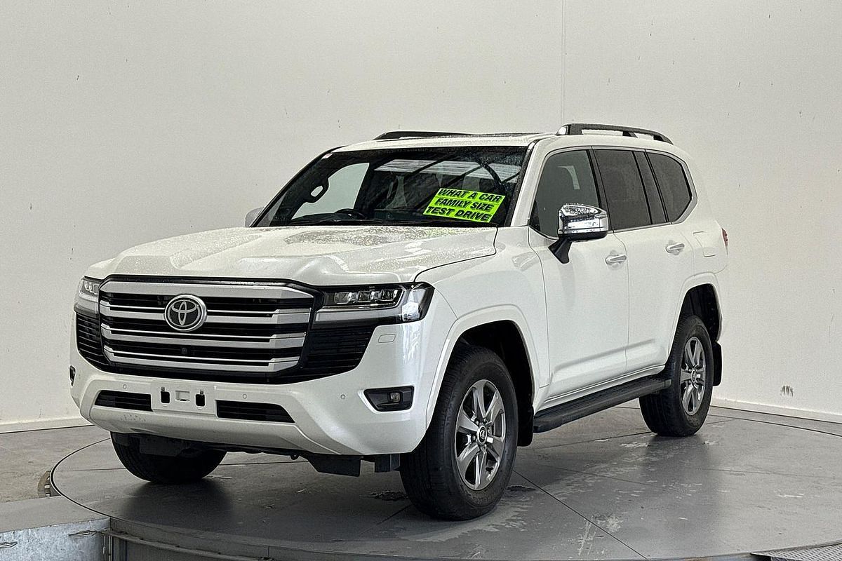 2022 Toyota Landcruiser Sahara FJA300R