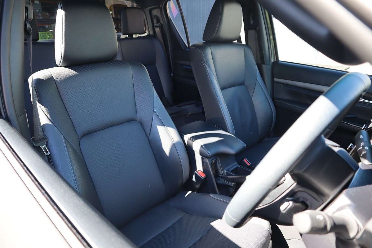 2023 Toyota Hilux ROGUE (4x4) 6 SPEAKER GUN126R 4X4