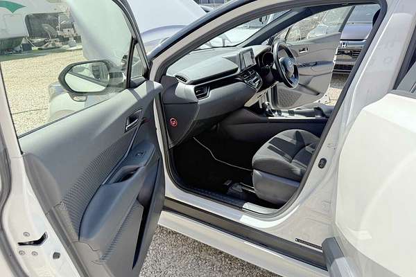 2018 Toyota C-HR (HYBRID) ZYX10