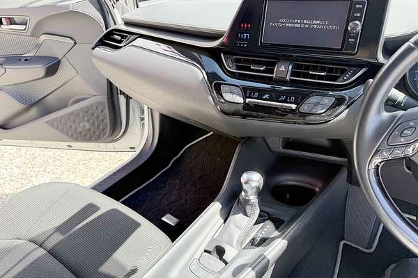 2018 Toyota C-HR (HYBRID) ZYX10