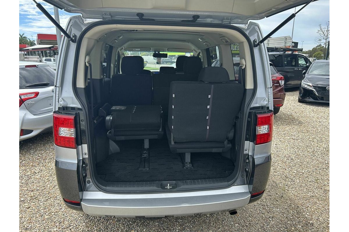 2015 Mitsubishi Delica