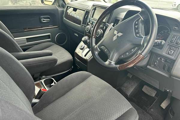 2015 Mitsubishi Delica