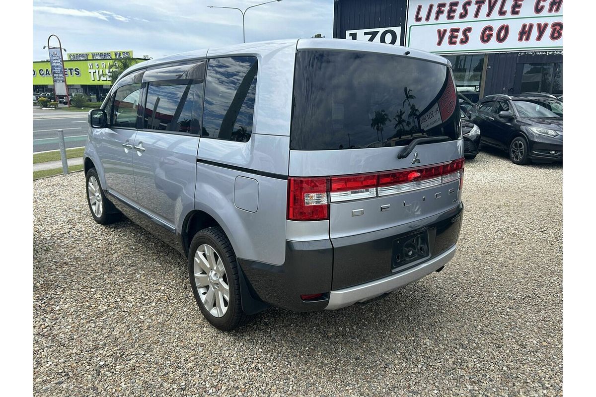 2015 Mitsubishi Delica