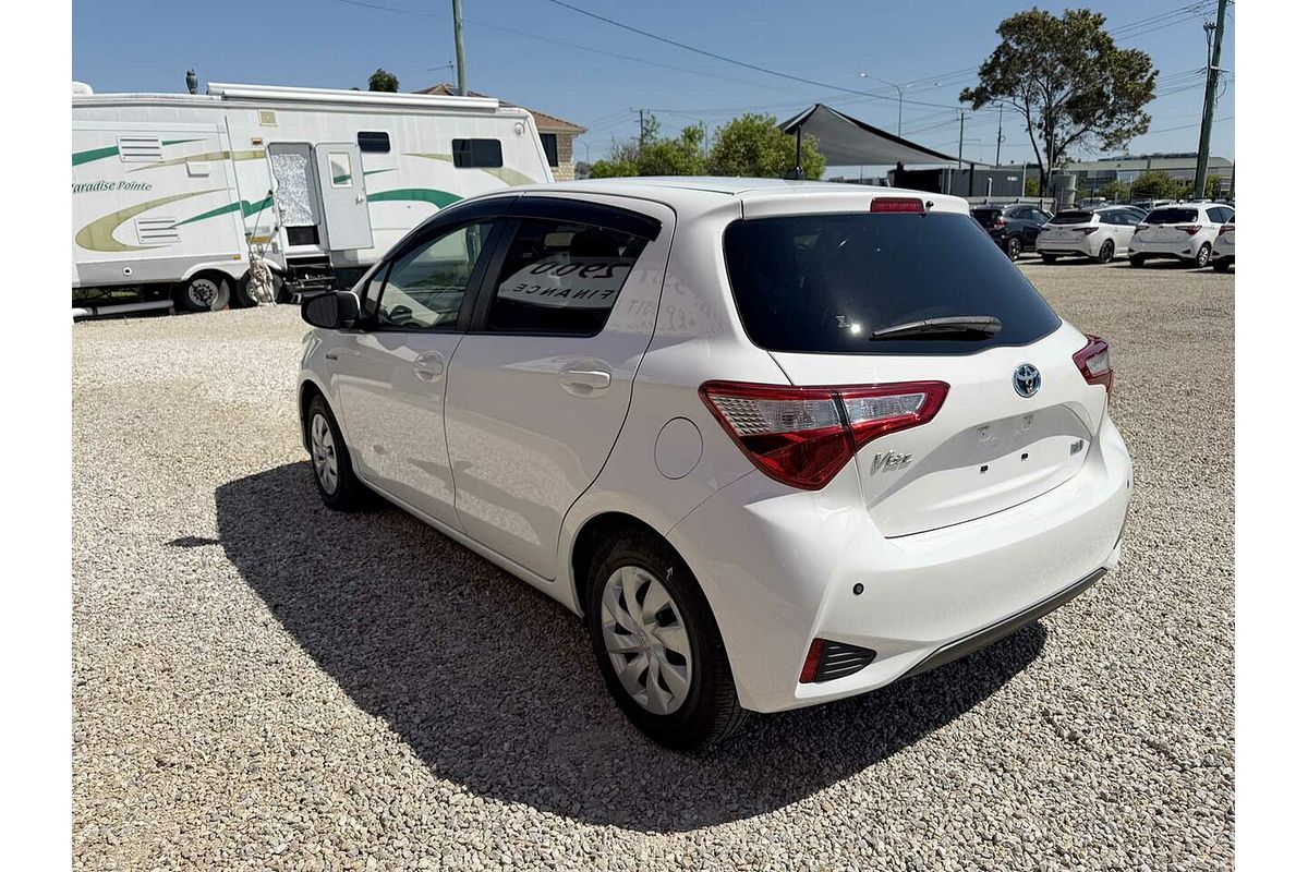 2019 Toyota VITZ F (HYBRID) NHP130