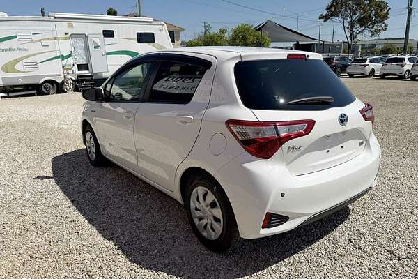2019 Toyota VITZ F (HYBRID) NHP130