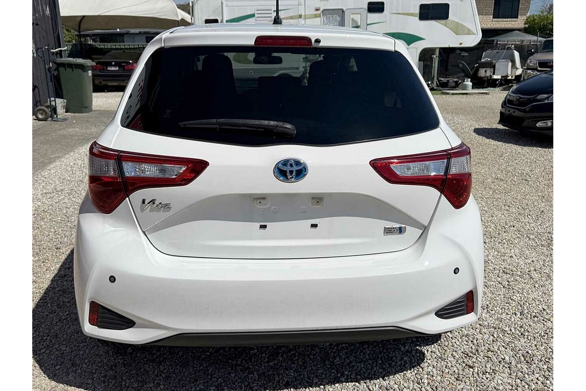 2019 Toyota VITZ F (HYBRID) NHP130