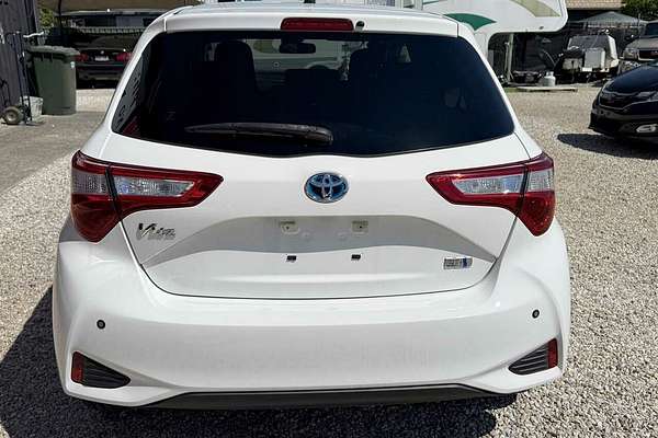 2019 Toyota VITZ F (HYBRID) NHP130