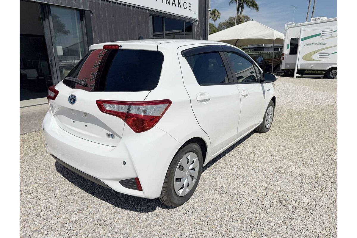 2019 Toyota VITZ F (HYBRID) NHP130