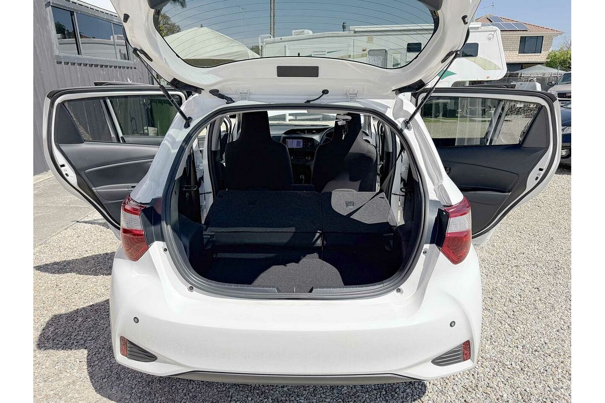 2019 Toyota VITZ F (HYBRID) NHP130