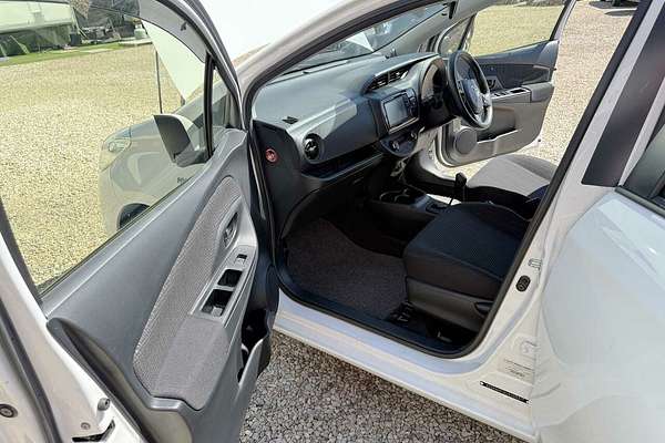 2019 Toyota VITZ F (HYBRID) NHP130