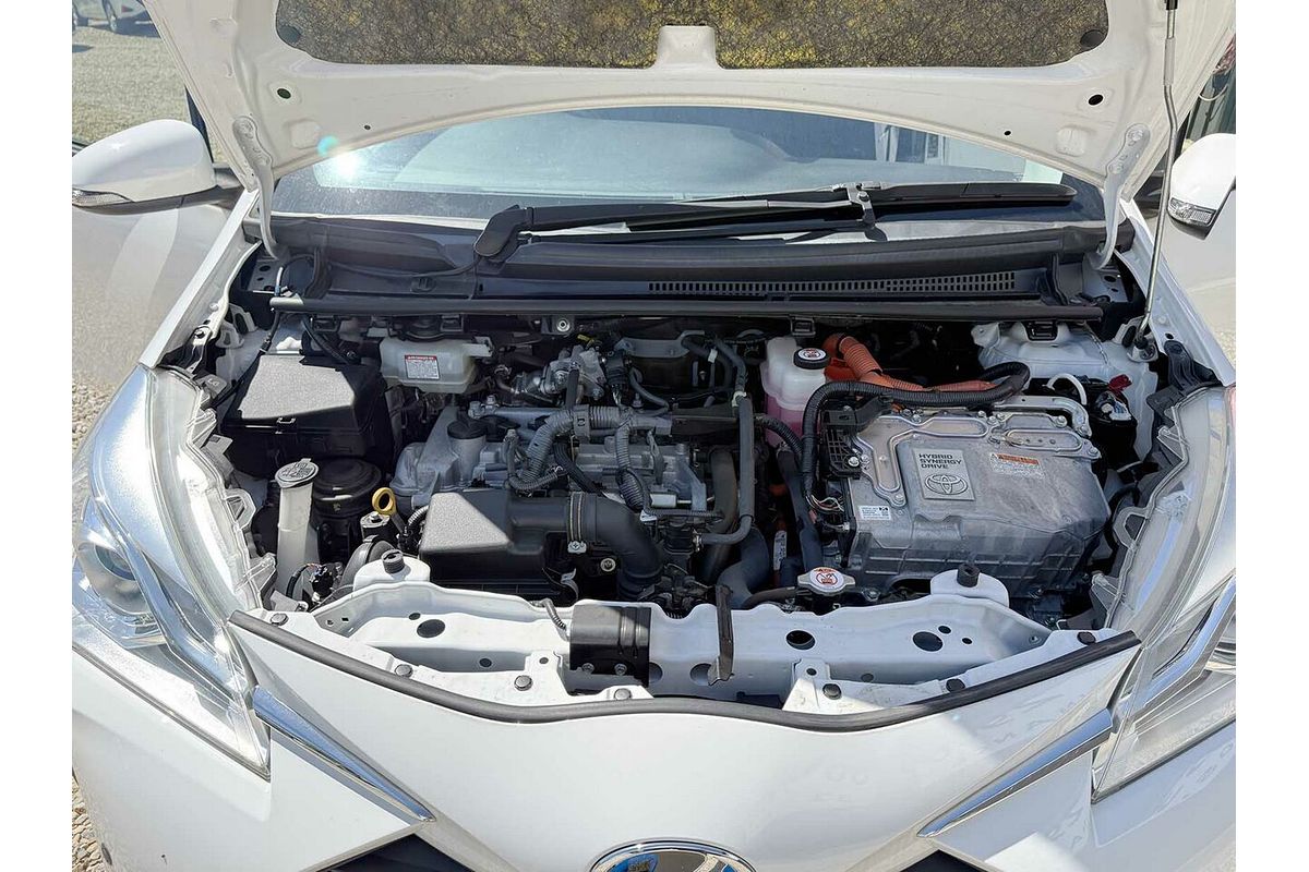 2019 Toyota VITZ F (HYBRID) NHP130