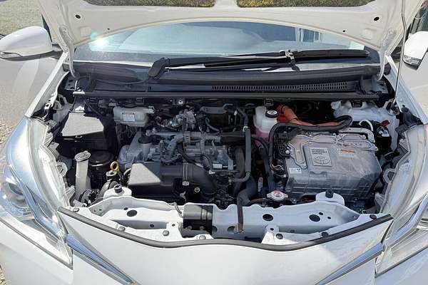 2019 Toyota VITZ F (HYBRID) NHP130