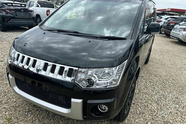 2013 Mitsubishi Delica