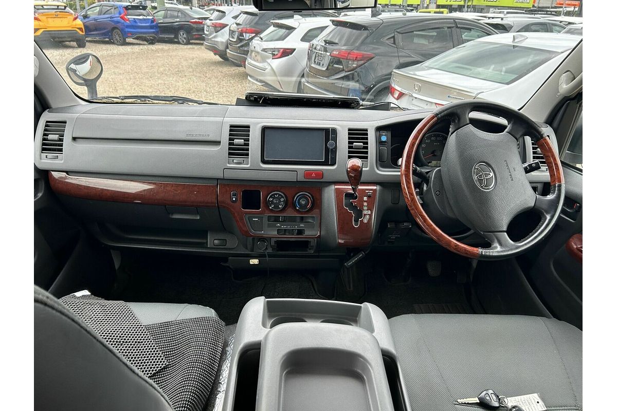 2010 Toyota Hiace