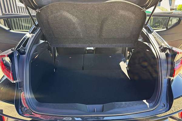 2018 Toyota C-HR (HYBRID) ZYX10