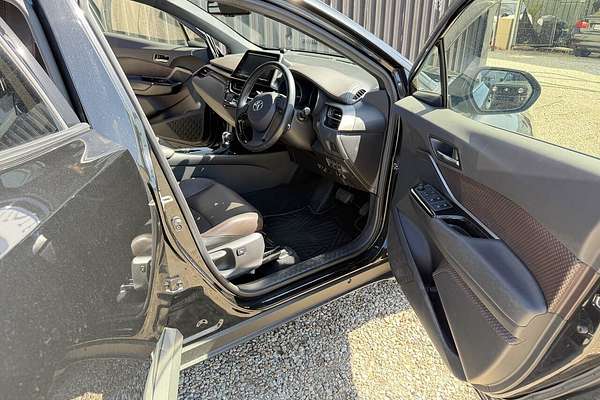 2018 Toyota C-HR (HYBRID) ZYX10