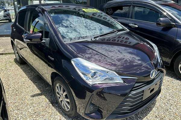 2018 Toyota VITZ F (HYBRID) NHP130