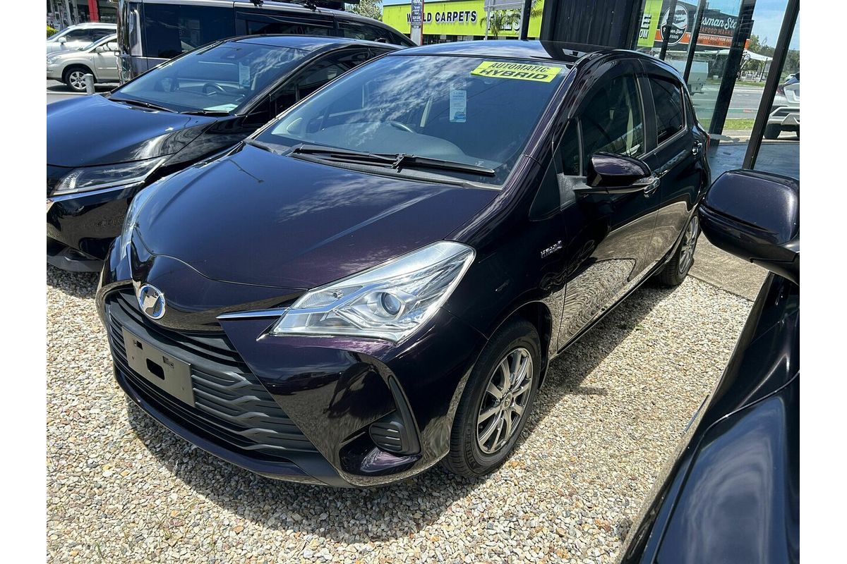 2018 Toyota VITZ F (HYBRID) NHP130