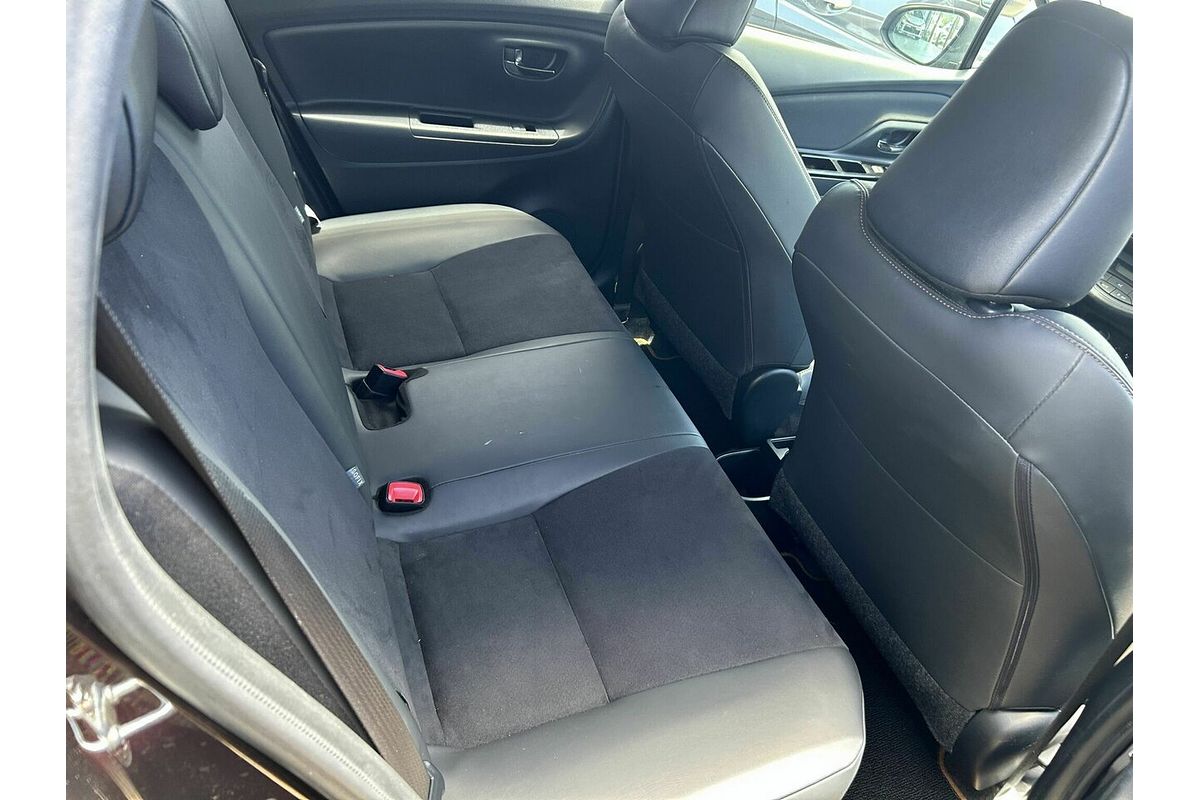 2018 Toyota VITZ F (HYBRID) NHP130