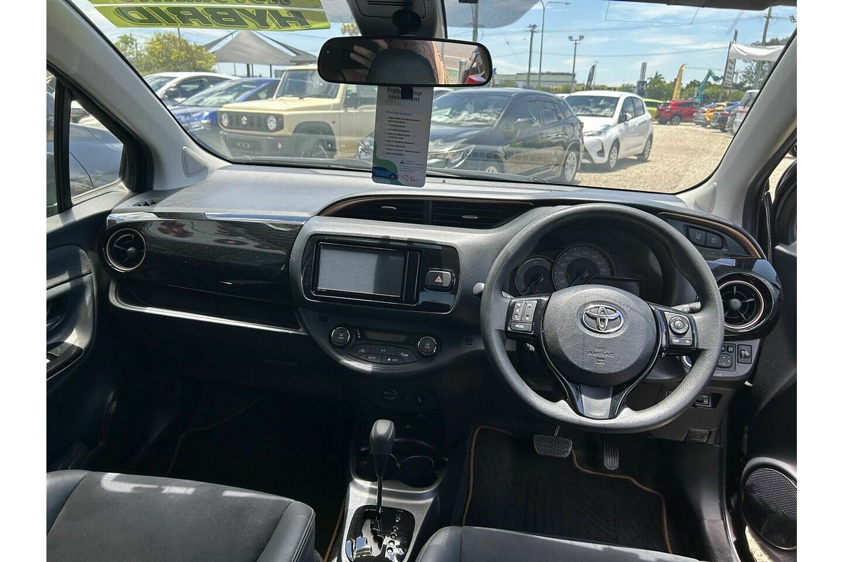 2018 Toyota VITZ F (HYBRID) NHP130
