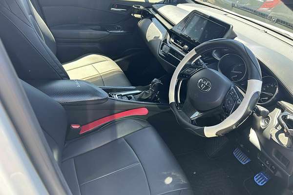 2019 Toyota C-HR (HYBRID) ZYX10