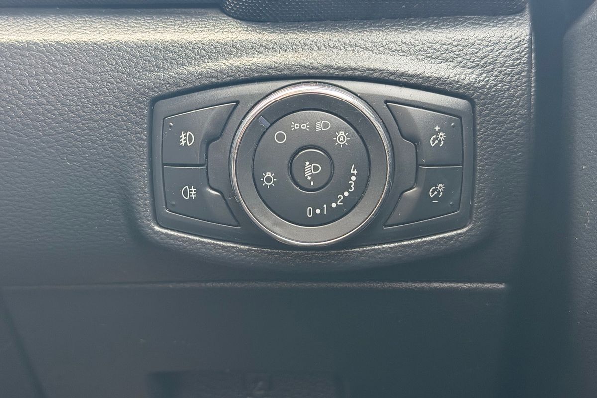 2018 Ford Everest Ambiente UA II 3.2L