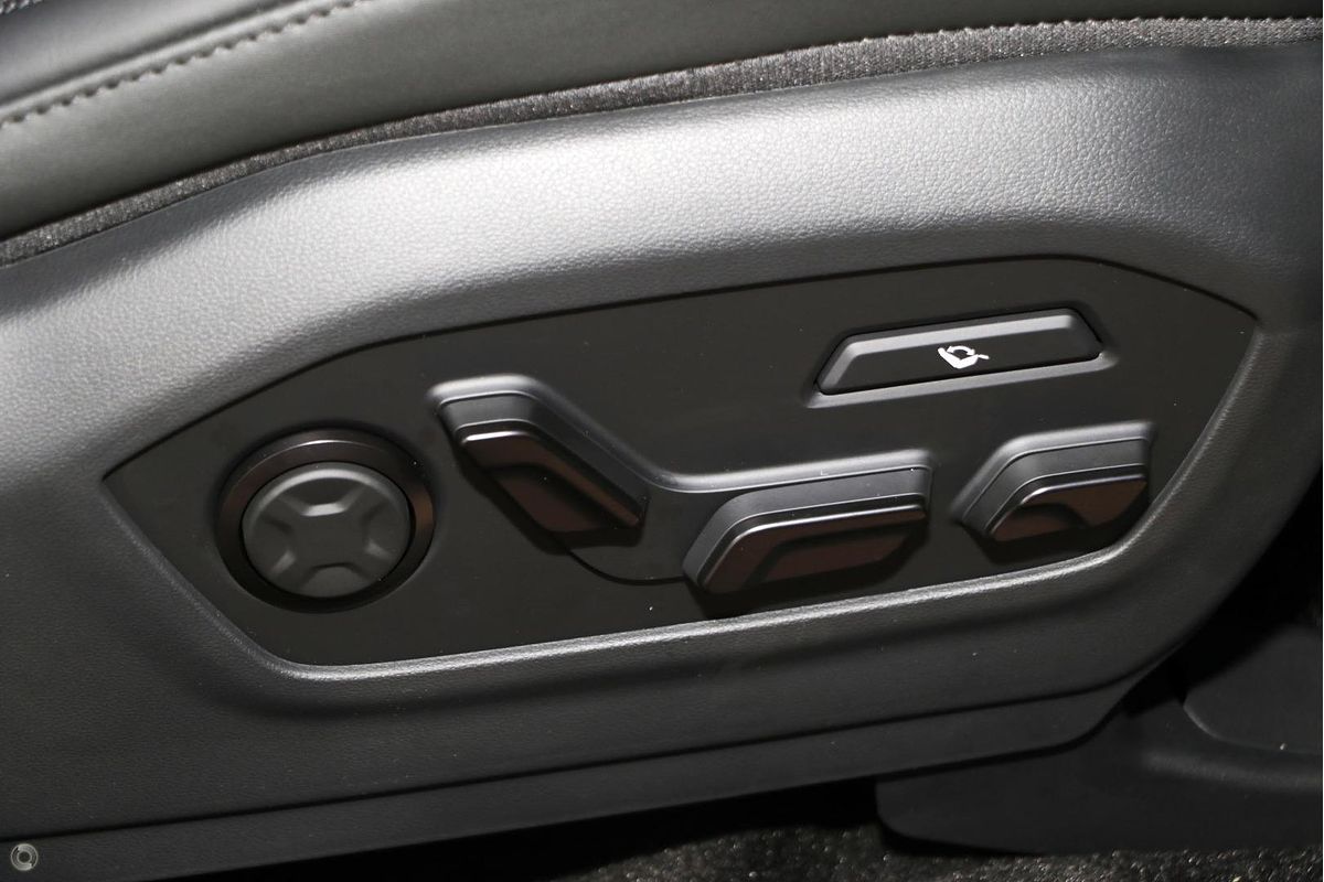 2025 Hyundai Santa Fe Calligraphy MX5.V1