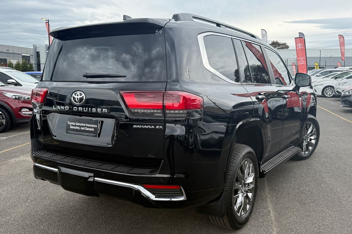 2025 Toyota Landcruiser Sahara ZX FJA300R