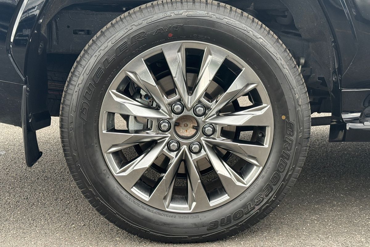 2025 Toyota Landcruiser Sahara ZX FJA300R